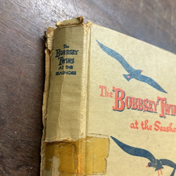 At the seashore is in poor condition but Merry Days is in Good condition - Picture 5 of 5